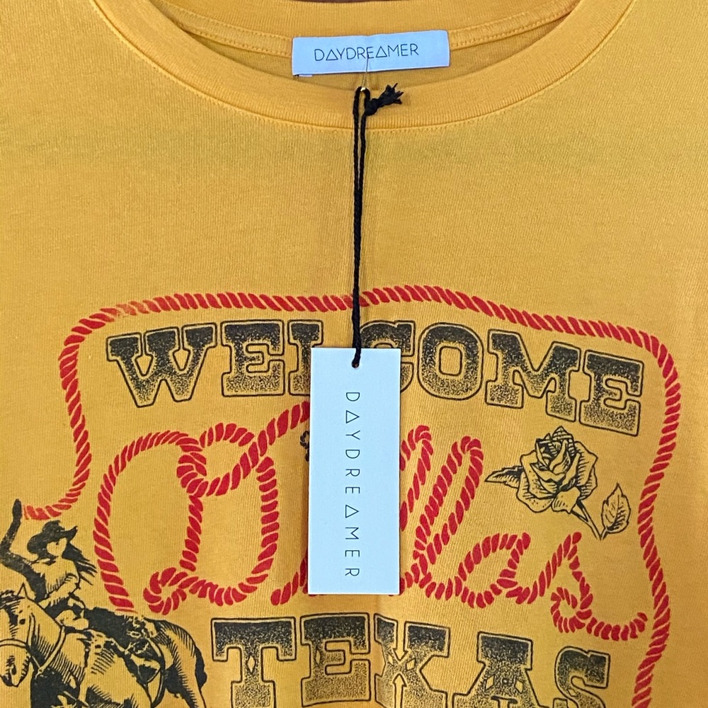 DAYDREAMER Welcome to Dallas Texas Graphic T-shirt - Picture 6 of 8
